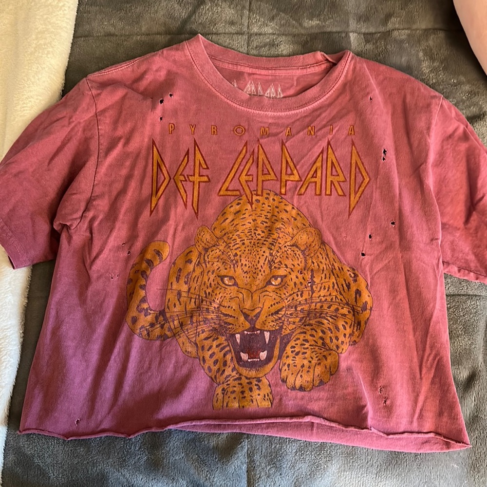 Def Leppard shirt